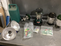 TOTE W/PROPANE LANTERNS