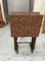 SET OF 4 TV TRAYS ON RACK