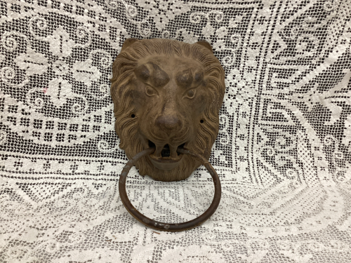 CAST LION HEAD DECOR PIECE