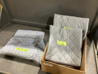 PET PILLOW & 2 RESUSABLE PEE PADS
