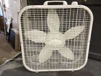 FLOOR FAN
