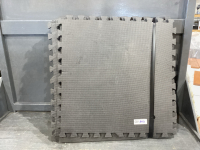 (8) INTERLOCKING FOAM MATS 24&rdquo; X 24&rdquo;