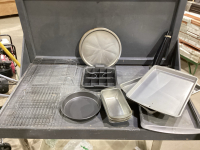 BOX BAKING PANS, COOLING RACKS,