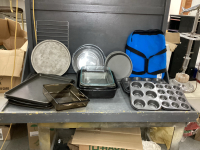 BOX OF KITCHEN ITEMS - CAKE PANS, PIE PLATES, COOKIE SHEETS, MUFFIN TINS, COOLING RACK