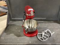 KITCHEN AID MIXER W/DOUGH HOOK & MIXING BLADE