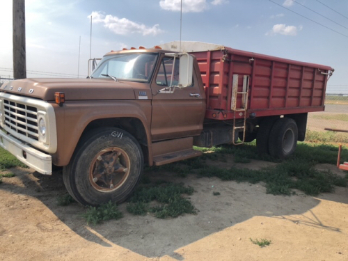 1974 Ford 600 Grain Truck