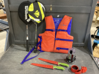 LIFEJACKET, 2 BADMINTON RACKETS, 2 KNIVES + GRINDER