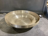 LARGE WOK LIKE PAN - 22.5&rdquo; DIAMETER