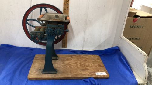 ANTIQUE PASTA PRESS