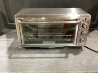BLACK DECKER TOASTER OVEN