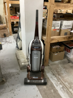 KENMORE PROGRESSIVE UPRIGHT VACUUM
