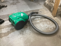 SANSUNG 1300W CANISTER VACUUM
