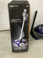 DYSON STICK RECHARGEABLE VACUUM