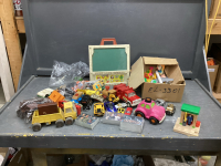 VINTAGE TOYS, BATTLESTAR GALACTICA TRADING CARDS