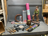BOX OF DECOR ITEMS & PLASTER COWBOY (CHIPPED)