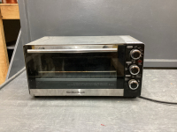HAMILTON BEACH TOASTER OVEN