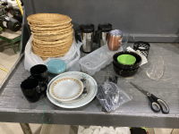 WICKER PLATE HOLDERS & MISMATCHED BOX