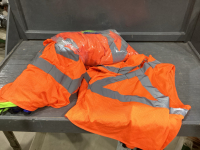 12 MED SAFETY VESTS