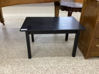 SMALLL BLACK COFFEE TABLE
