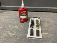LOCTITE + PACK OF FOLDING UTILITY KNIVES
