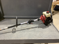 YARDMACHINE 17&rdquo; 31CC GAS WEED WHIP