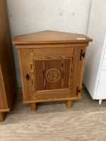 WOOD CORNER SIDE TABLE W/ KEY