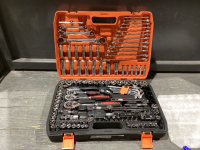 151 PC SOCKET & WRENCH SET