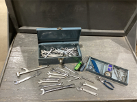 BEACH TOOL BOX OF CONTENTS