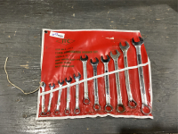 WRENCH SET