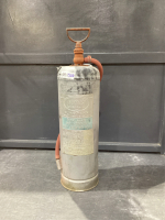 ANTIQUE BUFFALO PUMP TANK