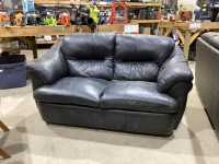 BLACK LEATHER LOVESEAT
