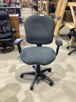 GREY/BLACK OFFICE CHAIR