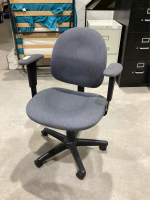 GREY OFFICE CHAIR