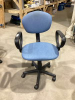 BLUE OFFICE CHAIR