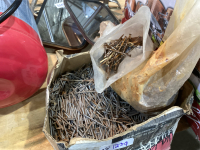 BOX OF 2 1/2&rdquo; NAILS + 3&rdquo; SPIRAL NAILS