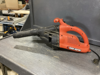 BLACK + DECKER ELECTRIC BLOWER