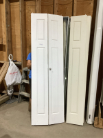 (4) BIFOLD CLOSET DOORS