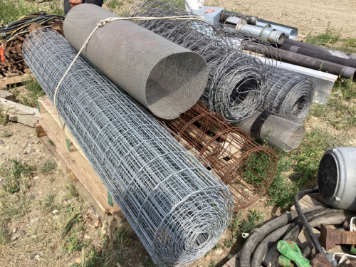 PALLET WITH ROLLS OF WIRE