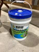 PAIL OF BOSS HYDRAULIC AW46 LUBRICANT