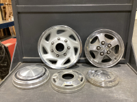 BOX OF VEHICLE HUBCAPS - ALL DIFFERENT SIZES