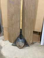 LEAF RAKE & SPADE