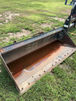 Cat 6 foot skid steer bucket