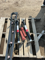 Pallet of miscellaneous items