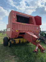 New Holland 660 auto wrap round Baler