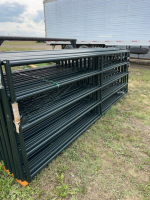 Bundle of six Ranch gates BIDDING PER GATE