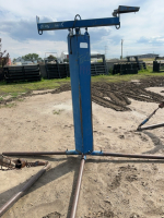 Lewis Cattle Oiler