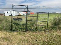 9' 6", walk-through gate and panel/damaged
