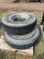 2 transport tires