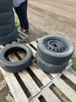 Pallet of 15 inch car tires