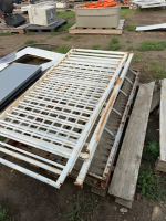 Steel frame daybed